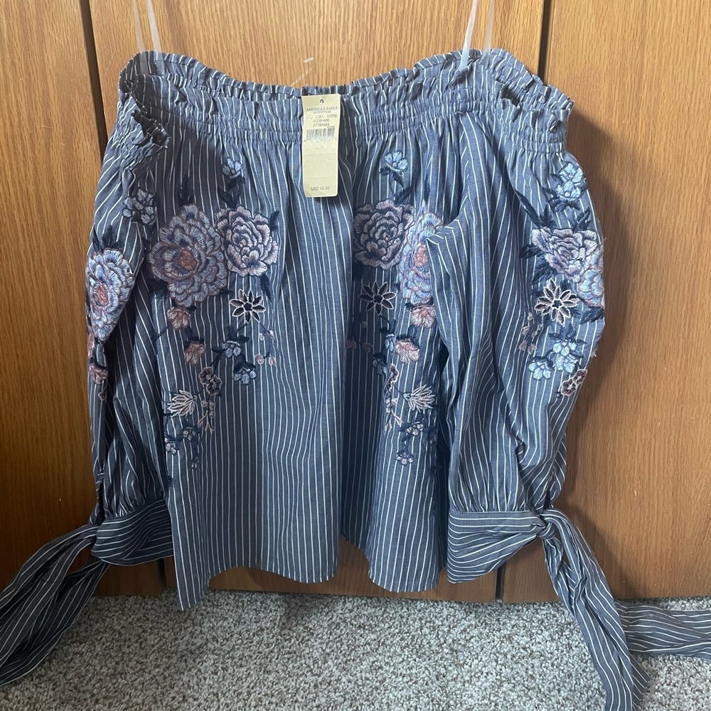 American Eagle shirt